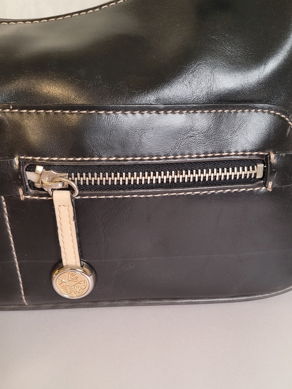 Liz Claiborne Black Shoulder Bag - Picture 3 of 14
